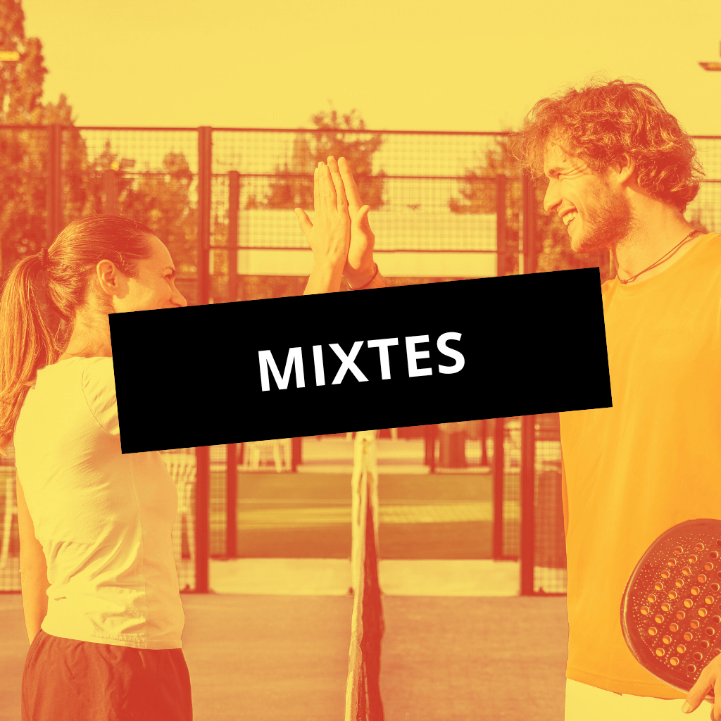 Un match de padel mixte avec joueurs et joueuses réunis sur le court à Paris
